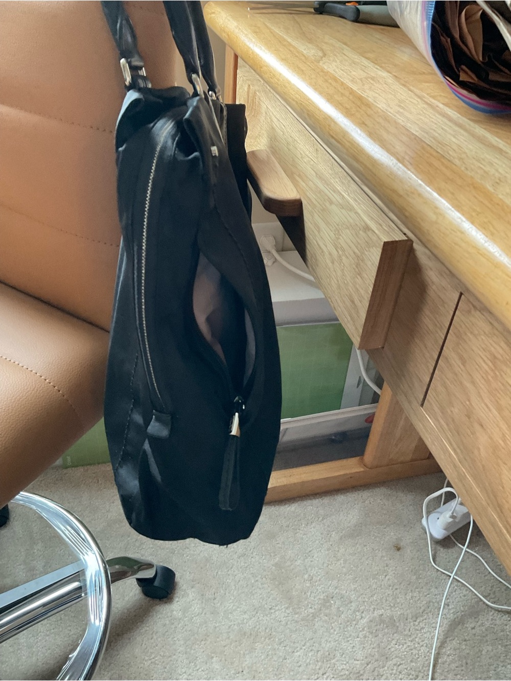 Tumi Black Nylon Tote with Leather Handles and Tag - Picture 10 of 12